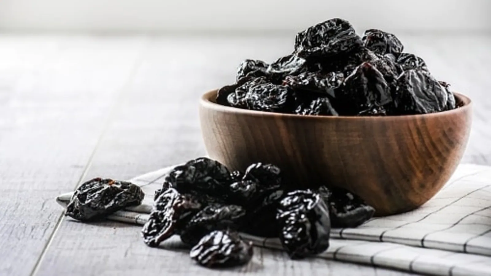 Eating prunes may help protect older women against weak or brittle bones: Study