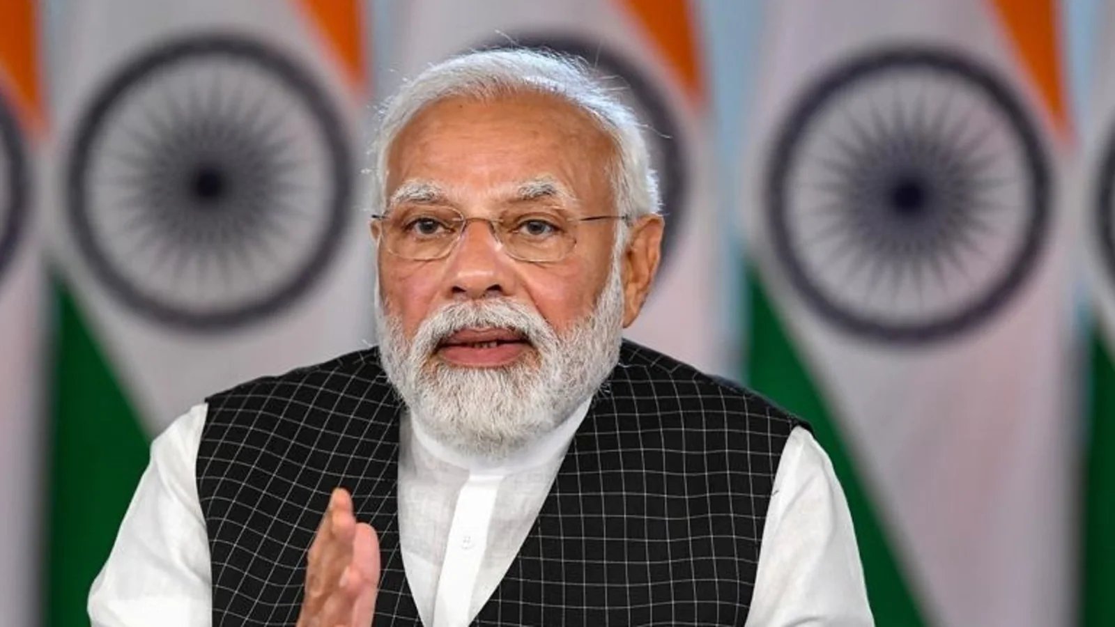 As India achieves target of $400 billion from exports, PM Modi congratulates farmers, MSMEs, weavers
