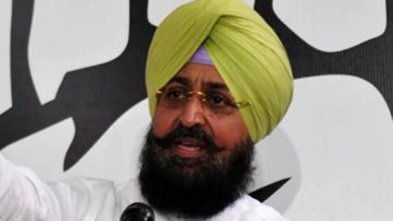 Bajwa asks Punjab CM Bhagwant Mann to take up issue of plying of state buses to Delhi airport