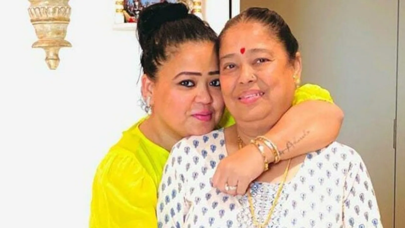 Bharti Singh recalls how she performed at a comedy show, while her mother was in the ICU: Maine socha yeh kaisi life hai