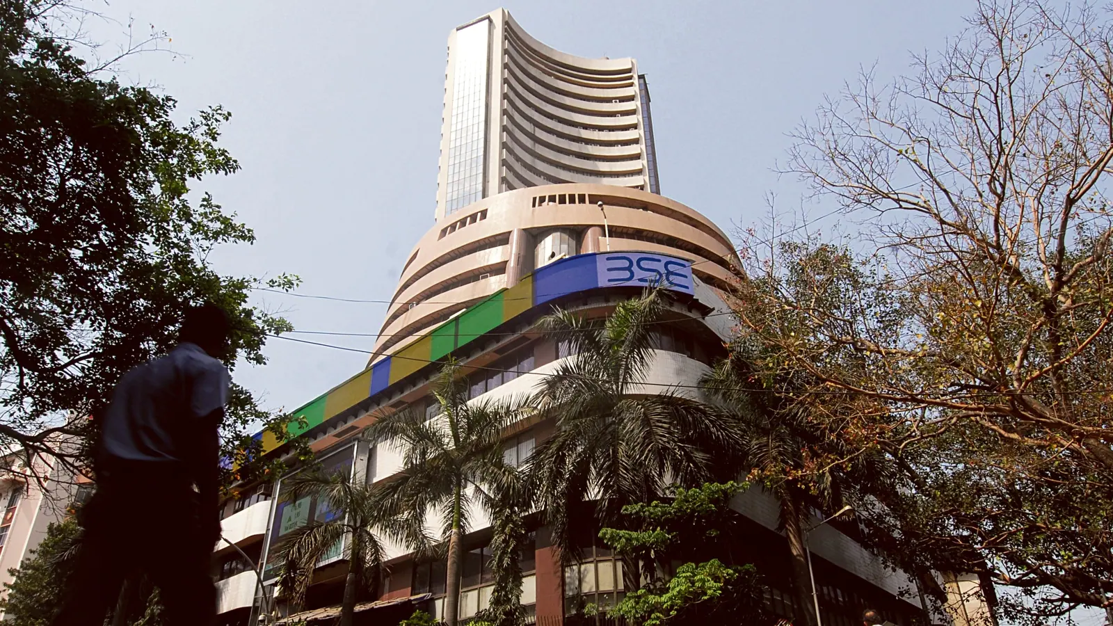 Closing bell: Sensex rises by over 70 points to 55,534, Nifty trades at 16,623
