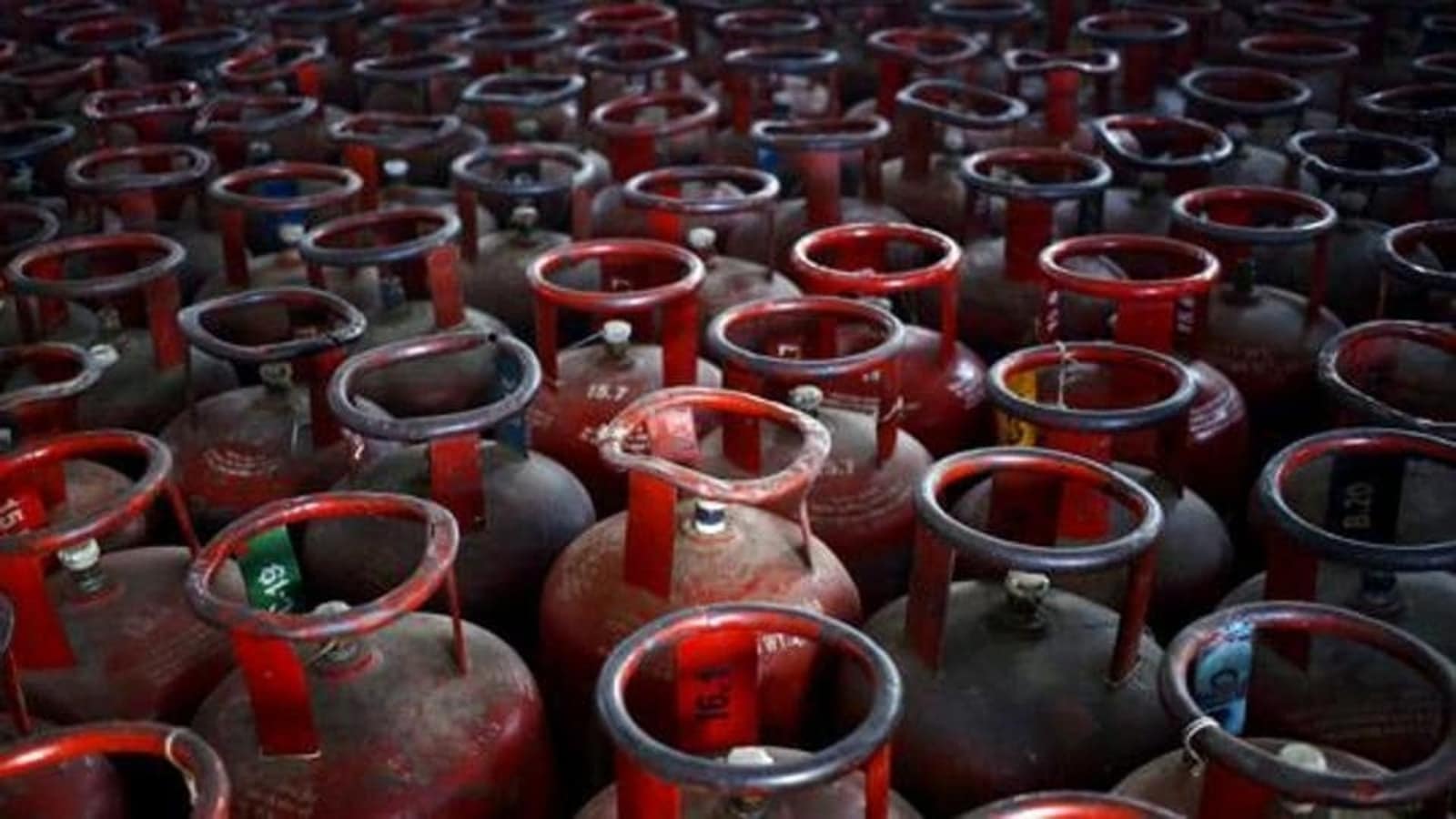 Commercial LPG cylinder prices hiked in Delhi and Kolkata. Check new rates here