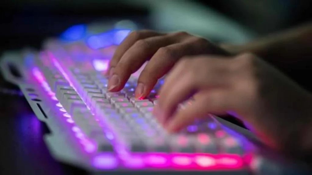 Cybersecurity strategy proposes framework to combat adversarial narratives on social media