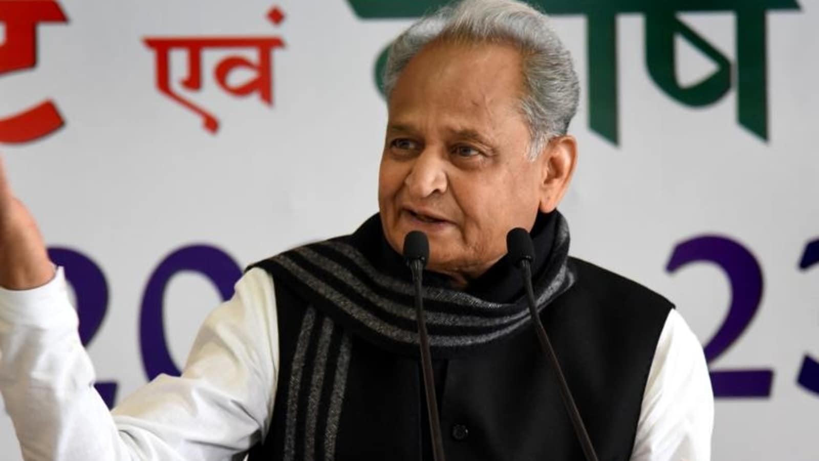 ‘Gandhis important for Congress unity, Rahul should be the chief’: Ashok Gehlot
