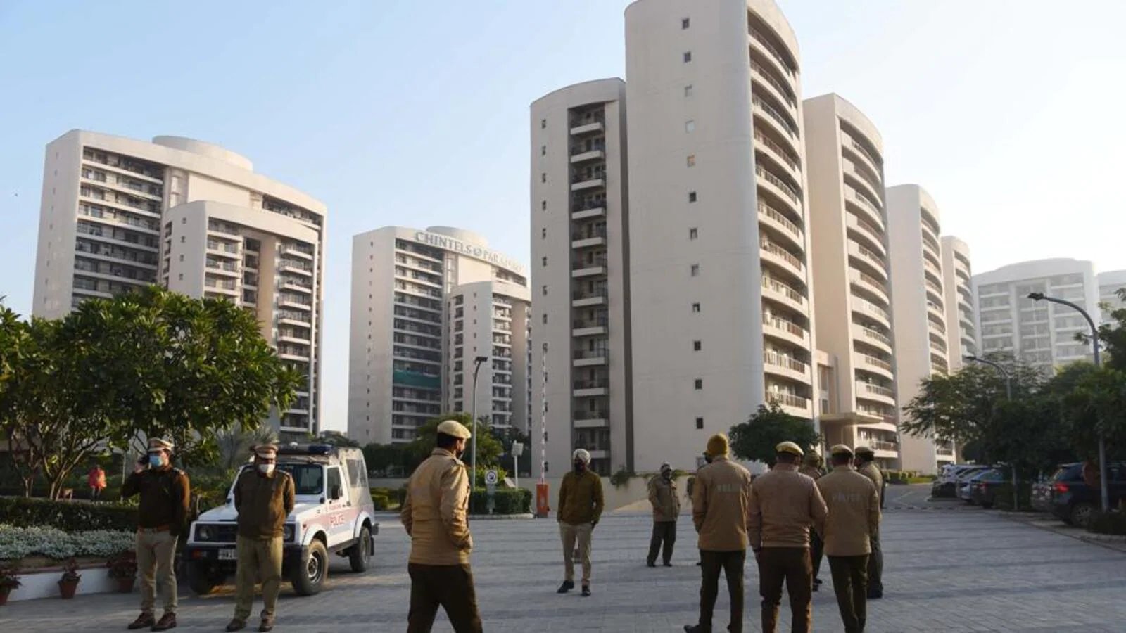 Jamia Prof who certified Chintels Paradiso’s safety arrested for ₹1 lakh bribe: CBI