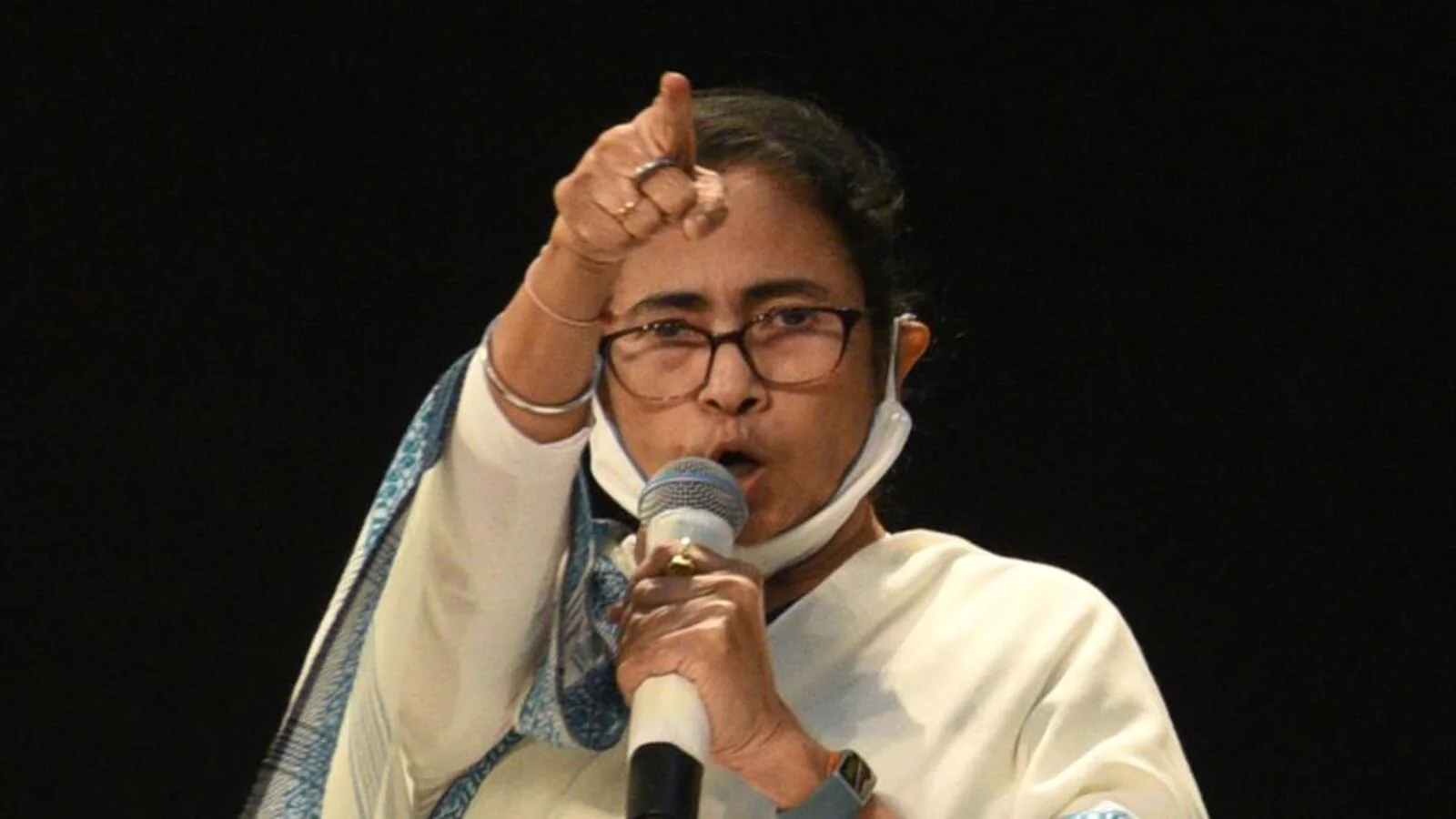 Mamata fields Shatrughan Sinha for Bengal LS bypoll; Babul Supriyo to contest assembly seat