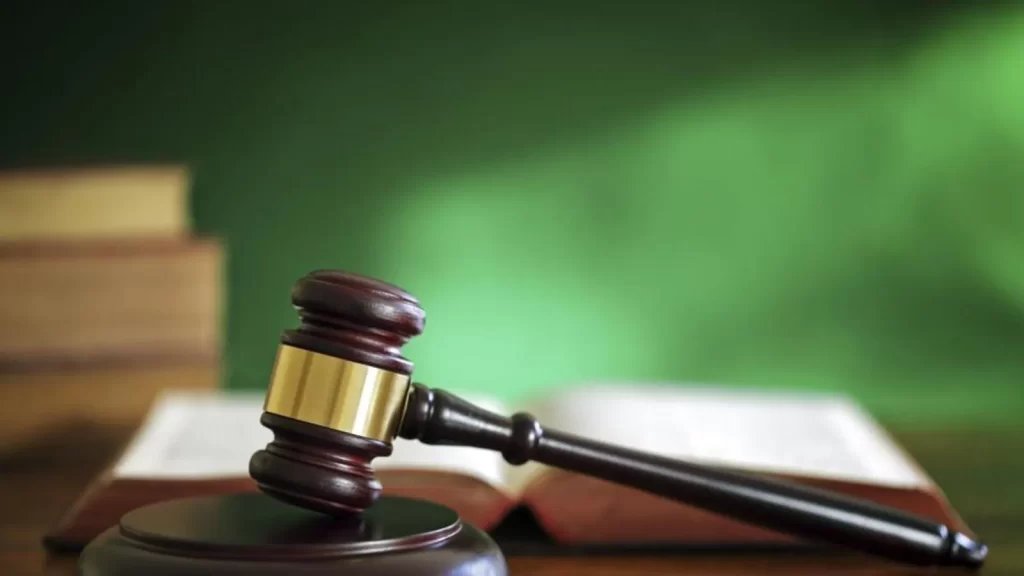 Man offers to secure bail for Nawab Malik for ₹3 cr, son goes to cops