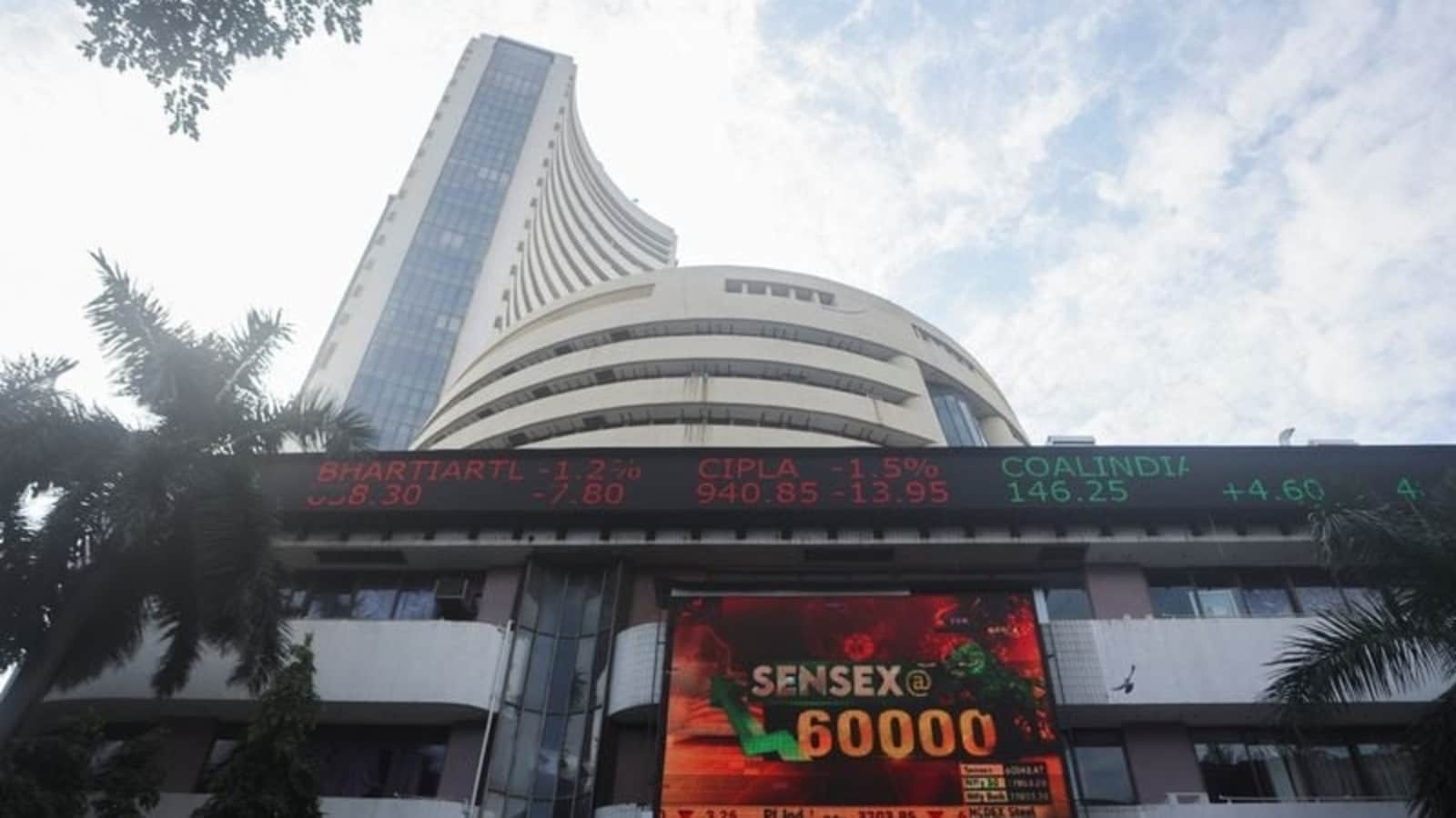Sensex down by 709 points to close at 55,776, Nifty down by 208 points