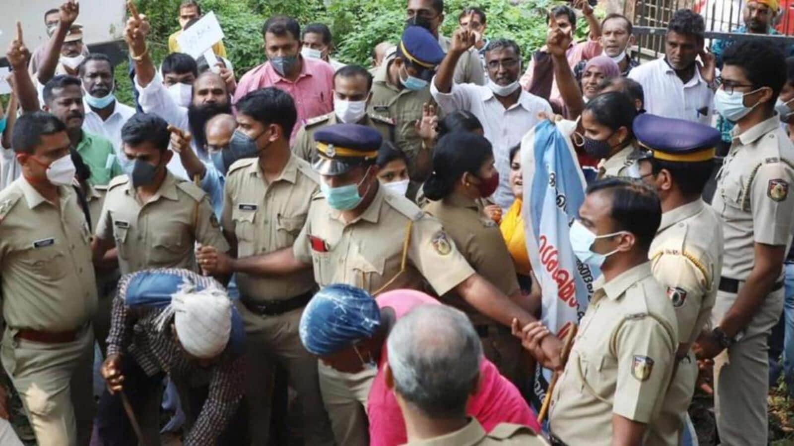 Stone-laying of high speed rail stopped temporarily as protests continue in Kerala