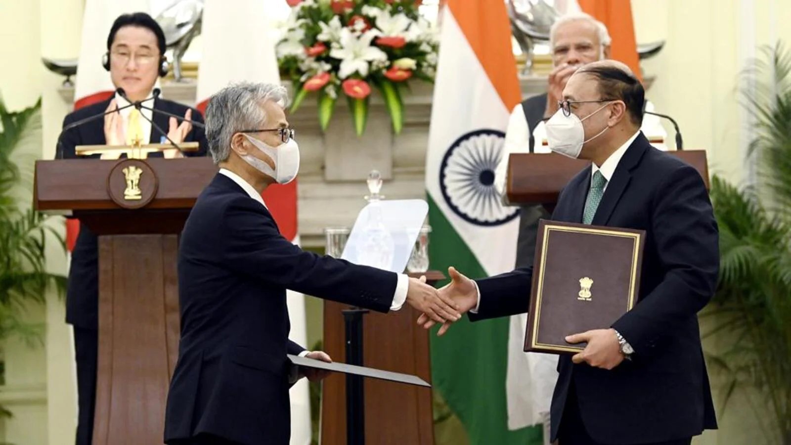 Suzuki to invest ₹10,445 cr to locally manufacture EVs, EV batteries in Gujarat