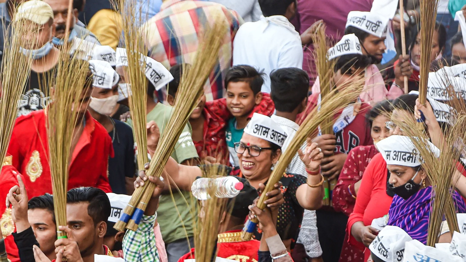 Will the AAP be a new force in the Gujarat assembly elections?