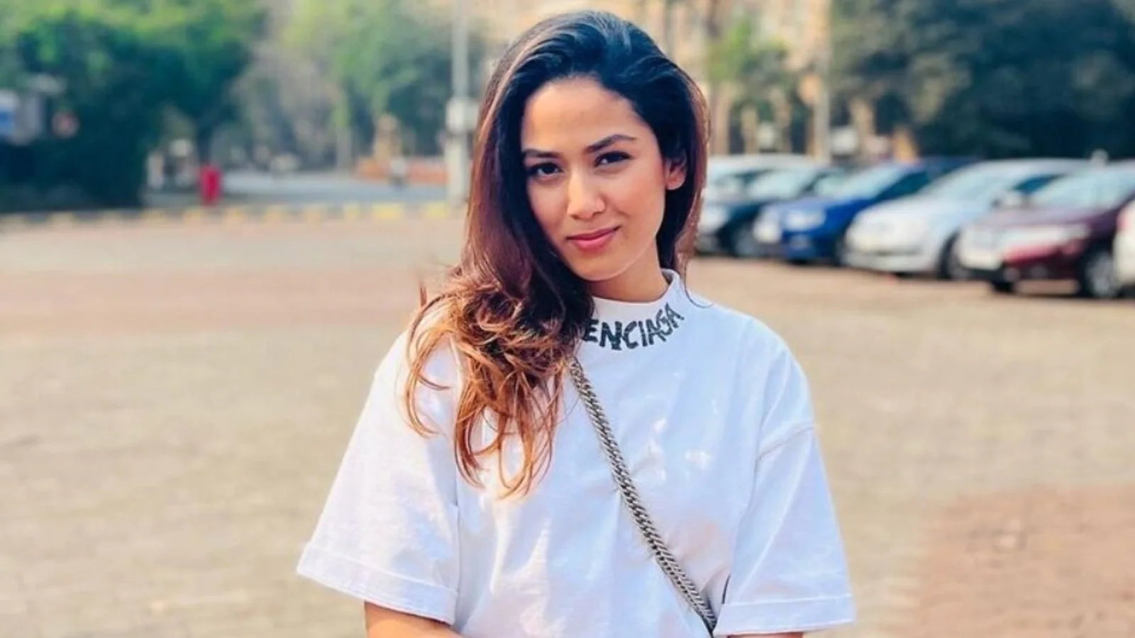 Mira Rajput is a ‘Delhi Girl in Mumbai’ as she enjoys outing in ₹32k oversized top and mini shorts: See pic, video