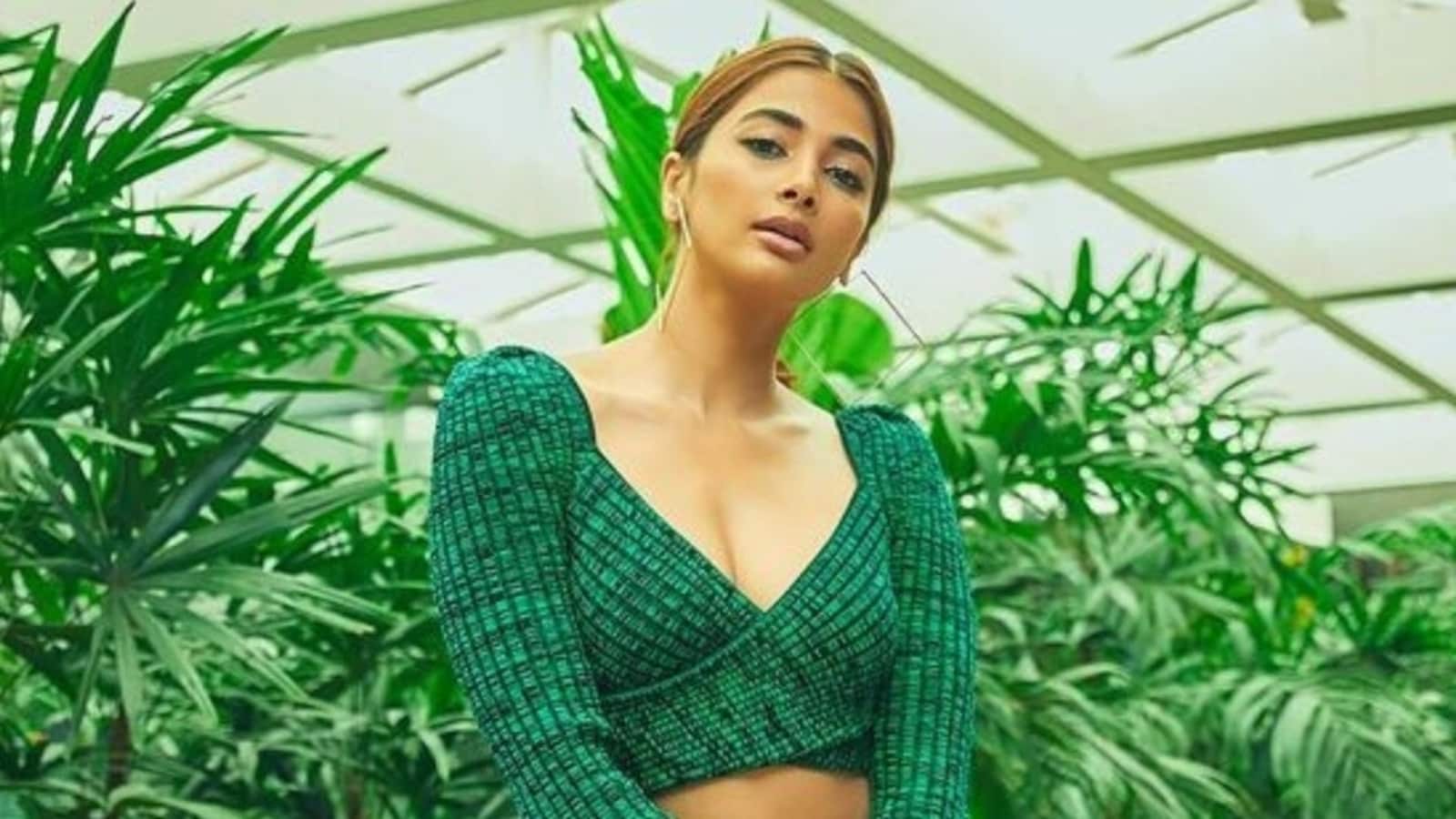 Pooja Hegde serves a ‘daily dose of greens’ in smoking hot crop blouse and thigh-slit skirt worth ₹42k: See pics
