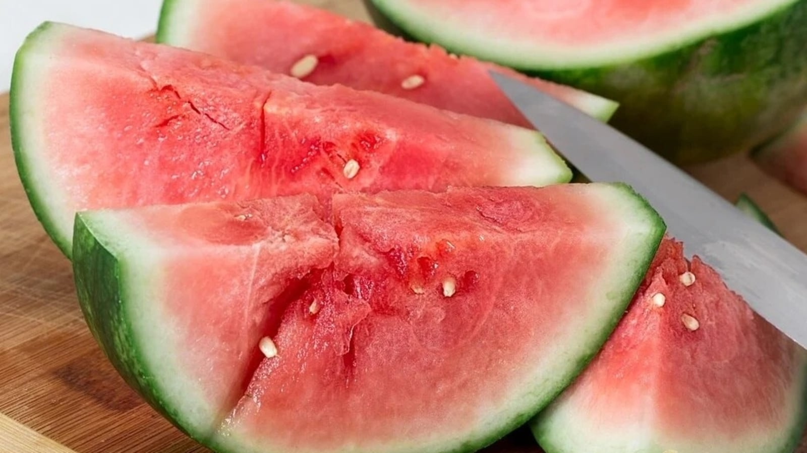 6 wonderful benefits of eating watermelon in summer season