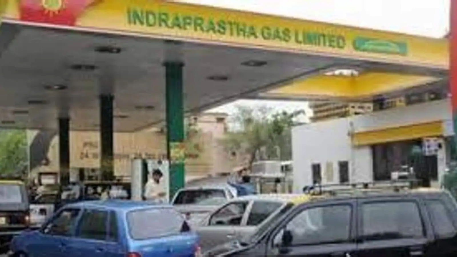 After petrol and diesel, CNG gets costlier by ₹2.5/kg in Delhi. New rates here