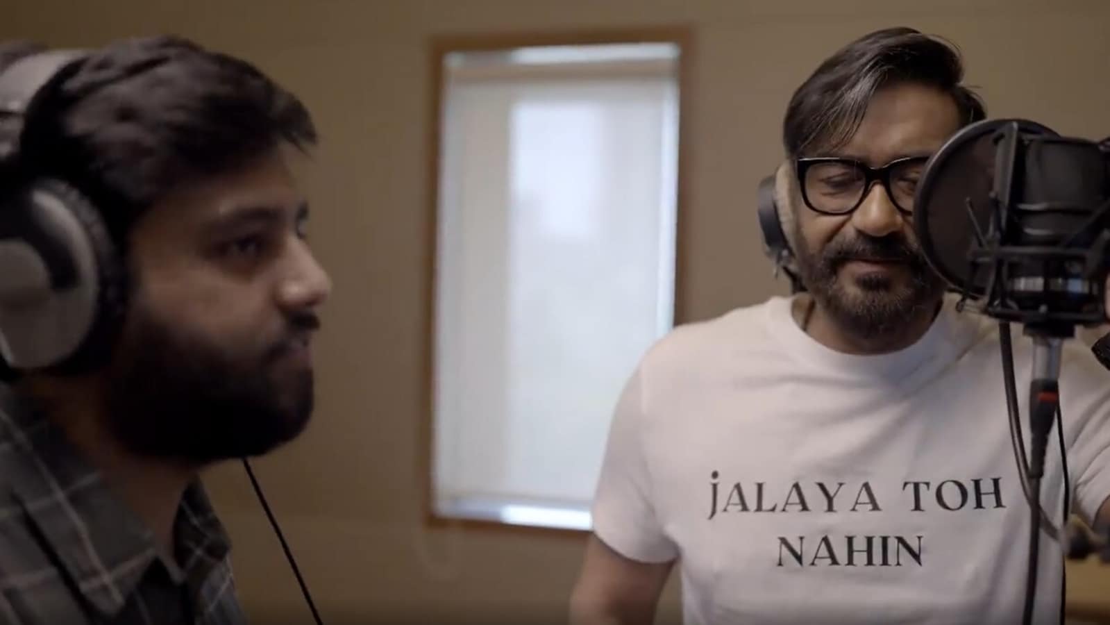 Ajay Devgn turns rapper, mouths Runway 34 line in new video with Yashraj Mukhate; fans love his new avatar. Watch