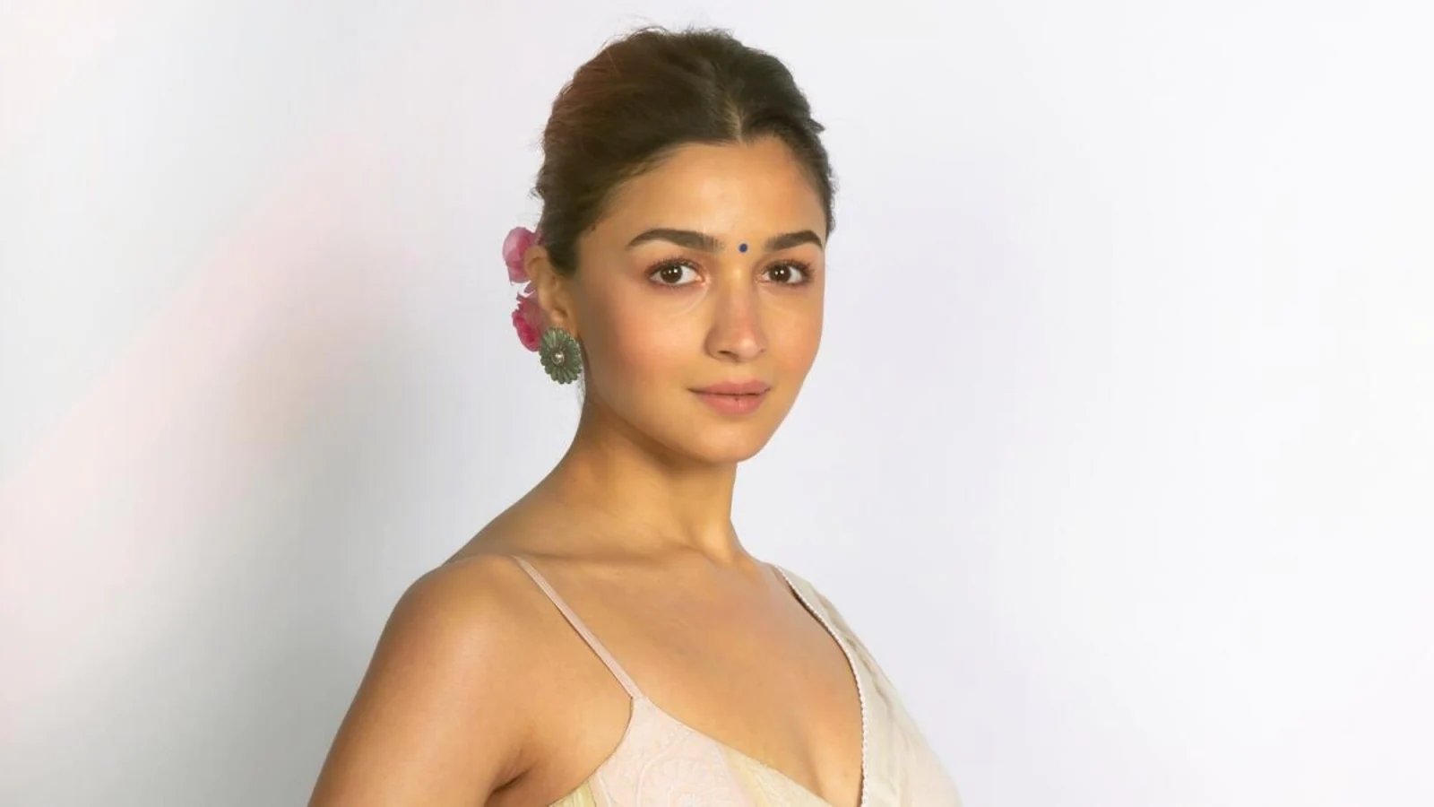 Alia Bhatt finds her walk is ‘strange like a duck’, says had to work hard to bring the swag for Gangubai Kathiawadi