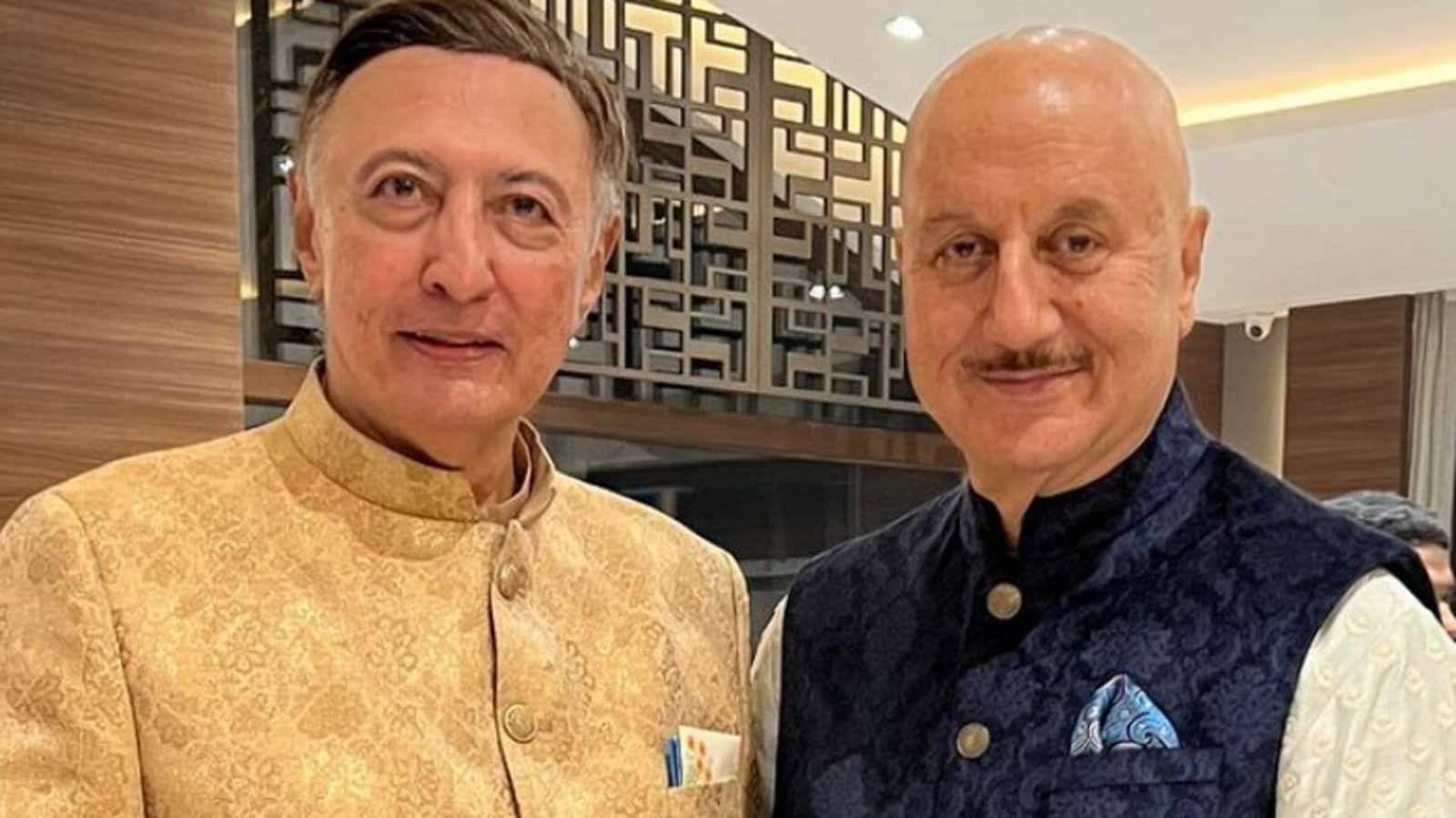 Anupam Kher attends Khichdi actor Anang Desai’s son’s wedding, recalls being his roommate for three years. See pics