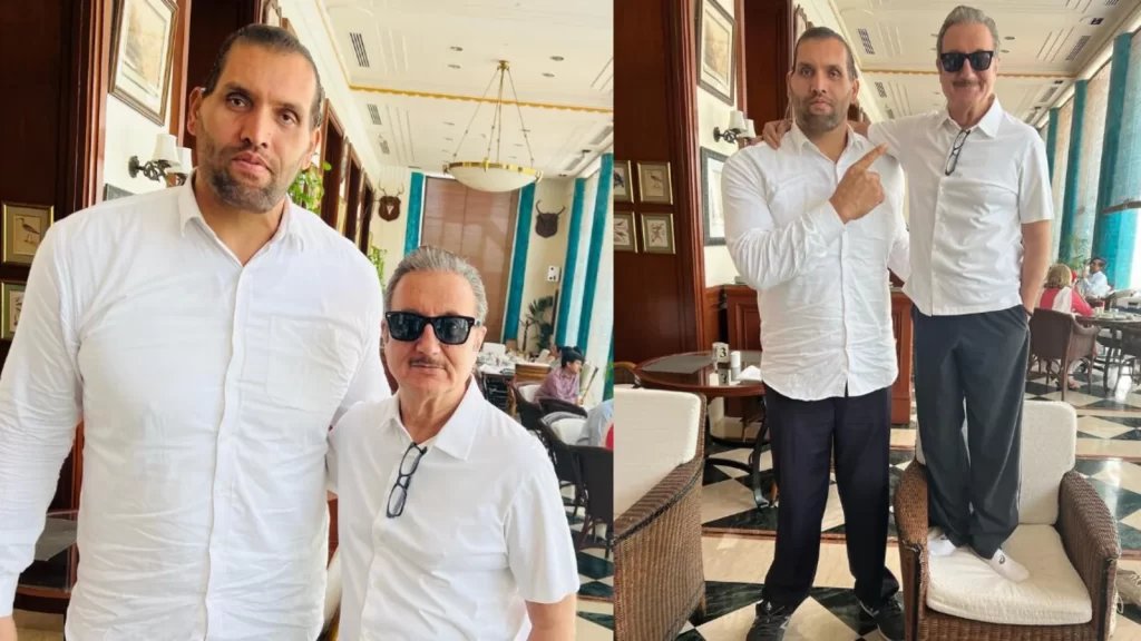Anupam Kher decodes the ‘only way one can look taller than Khali', fans call them 'bade miyan-chote miyan'. See pics