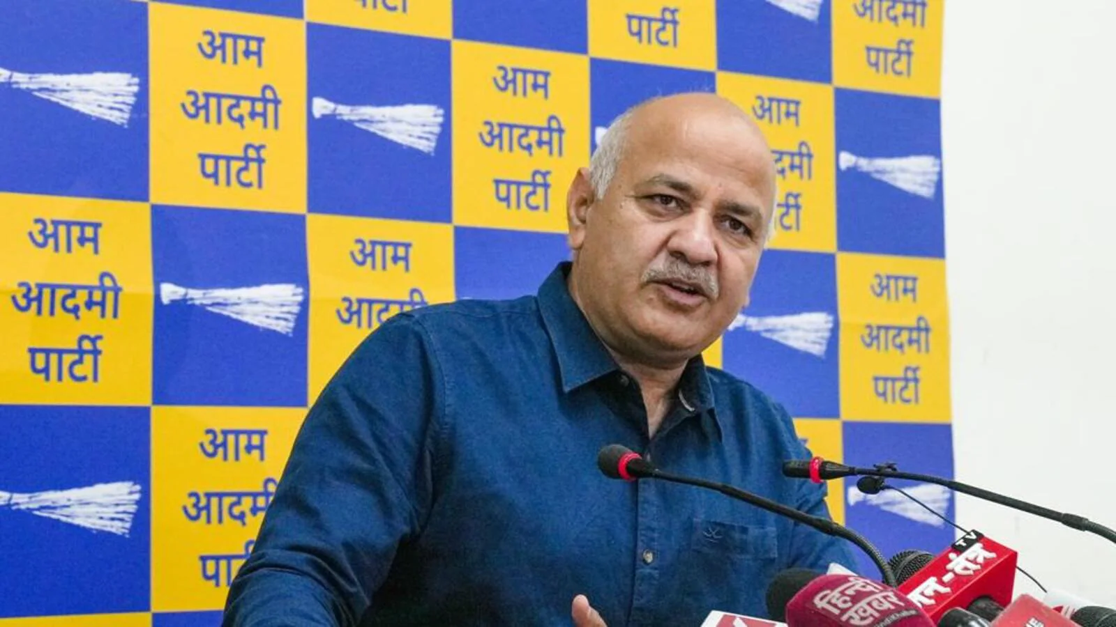 BJP may replace Himachal CM due to popularity of AAP: Manish Sisodia