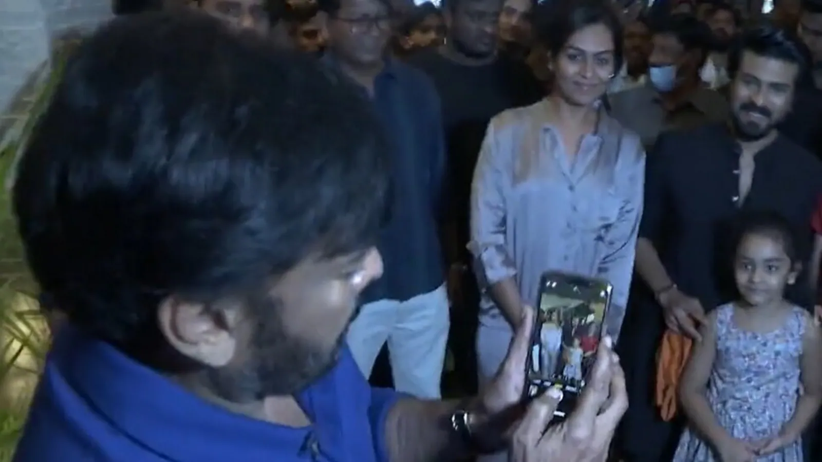 Chiranjeevi clicks son Ram Charan’s pictures with fans, internet calls it a ‘lifetime moment’. Watch