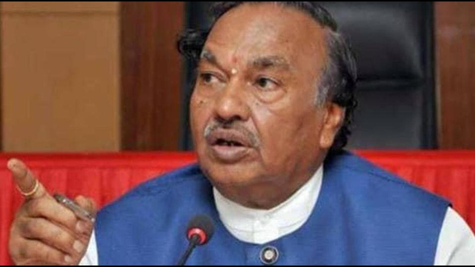 Eshwarappa confident of reclaiming cabinet berth hours before quitting