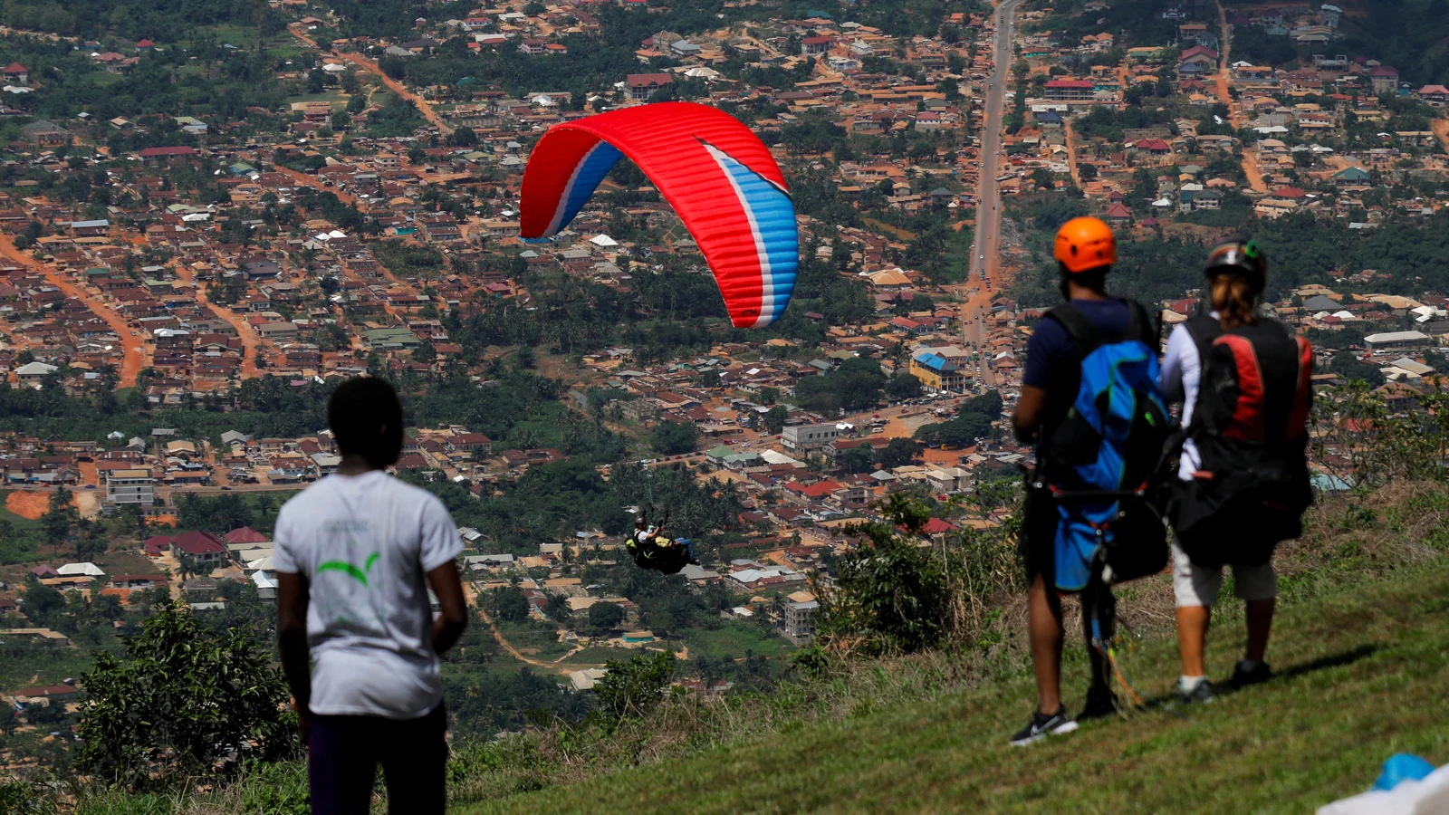 Paragliders flock to Ghana’s Kwahu and Atibie for Easter festival