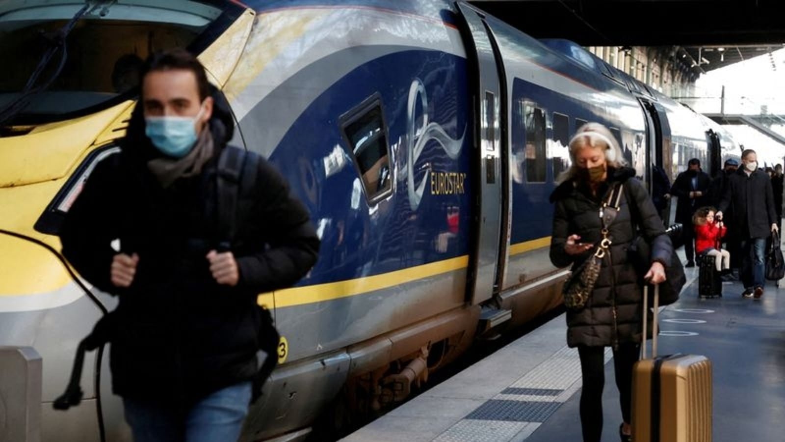 UK pre-Easter travel snarl-ups spread to Eurostar trains