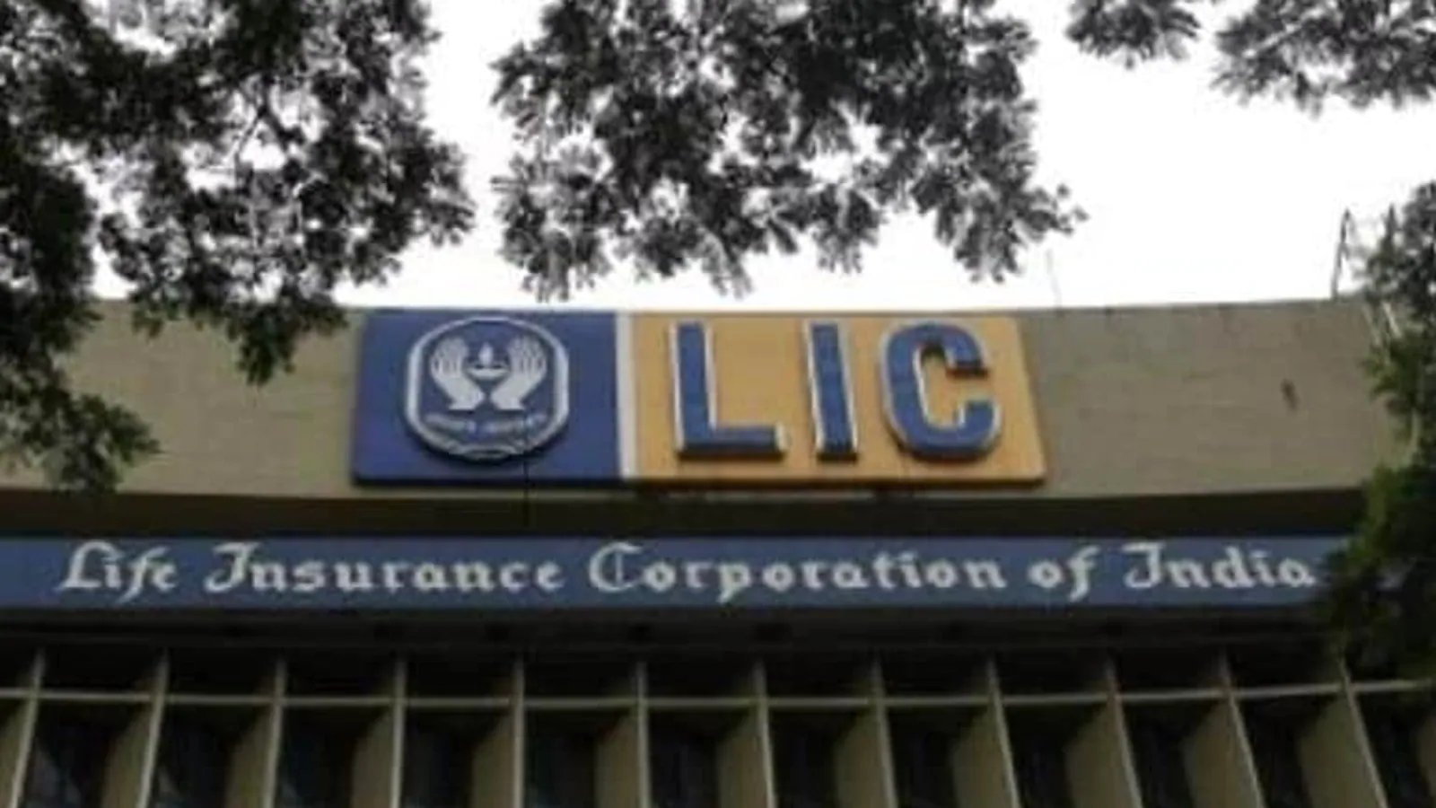 India slashes LIC’s IPO fundraising goal in half to $3.9 billion: Report