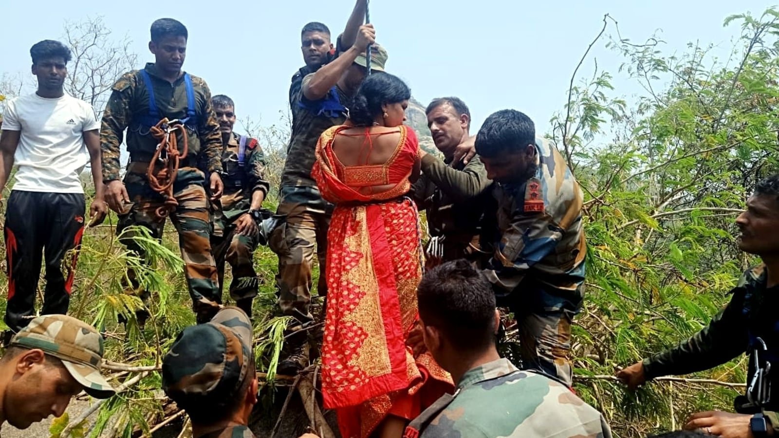 Jharkhand ropeway mishap: IAF choppers carrying out rescue ops| Top 10 points