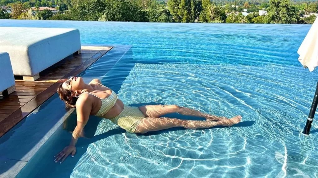 Nick Jonas goes ‘damn’ at wife Priyanka Chopra's latest pool pics, actor shows cute 'reality' behind posing in swimsuit
