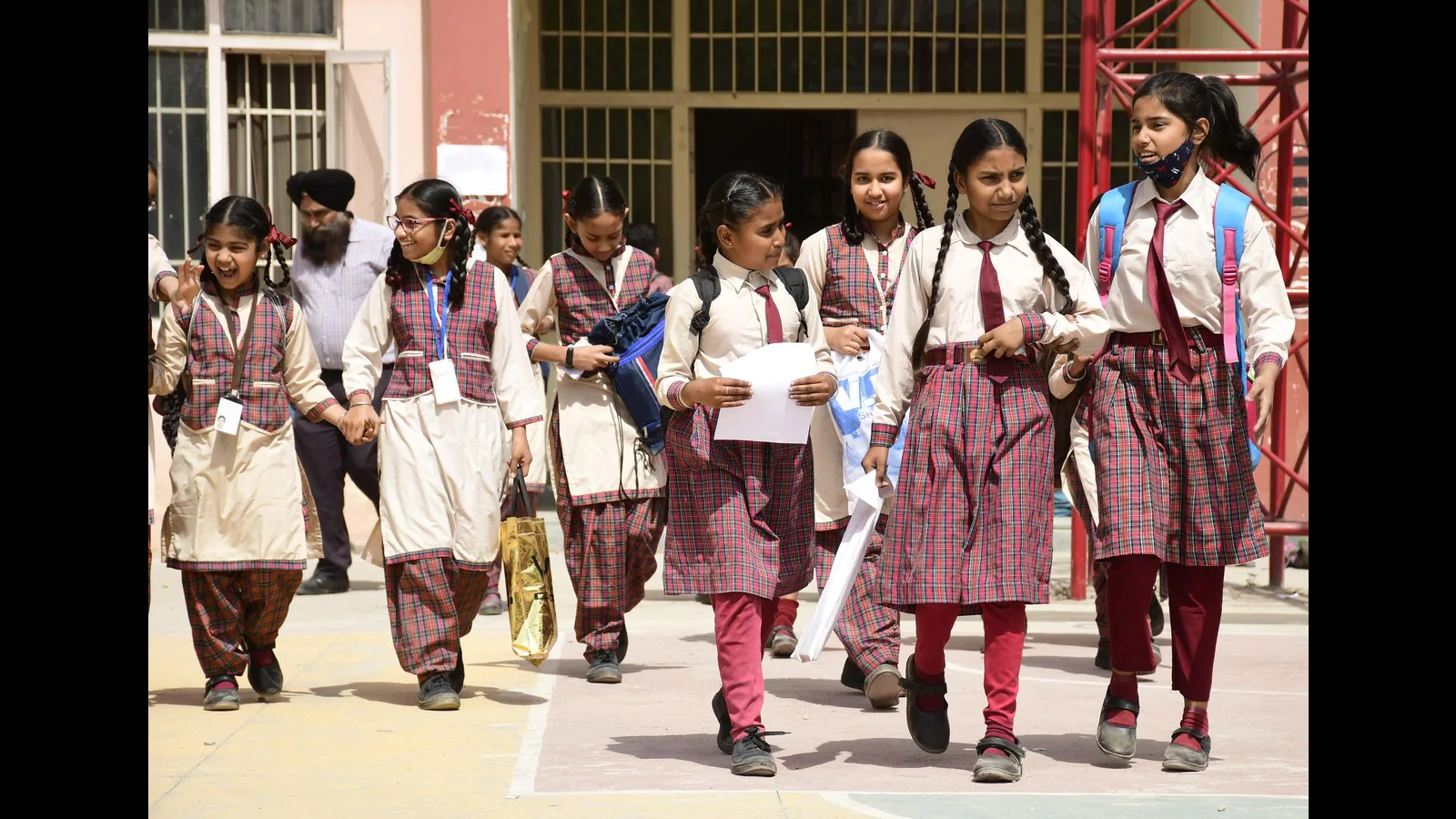 Non-clearance of dues jeopardises students’ migration to govt schools