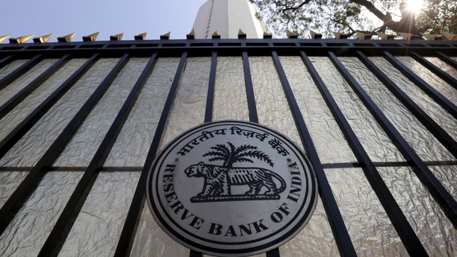 RBI keeps key lending rate unchanged, real GDP growth projected at 7.2%