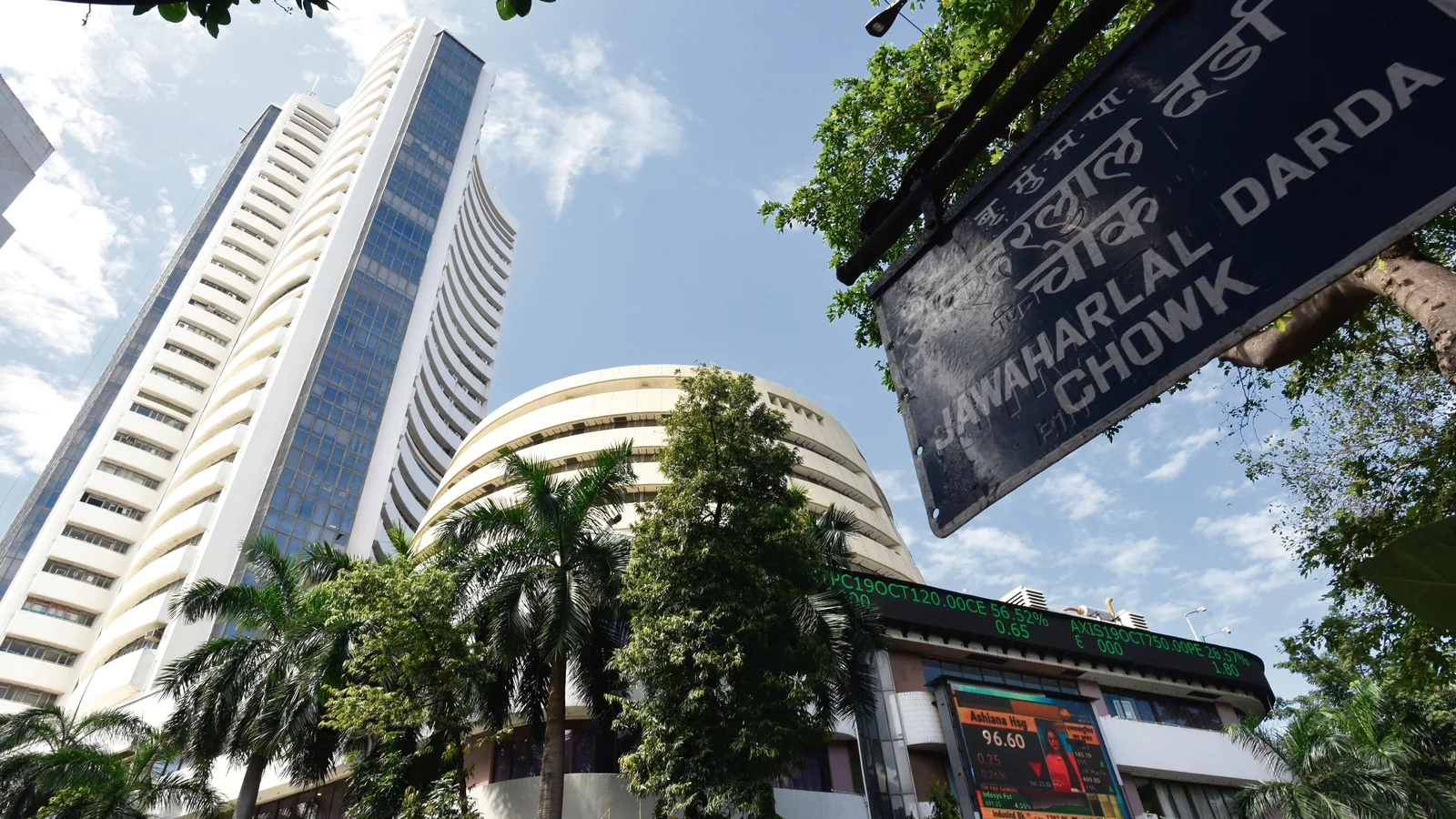 Sensex soars 708 points to end day at 59,277; Nifty closes at 17,688