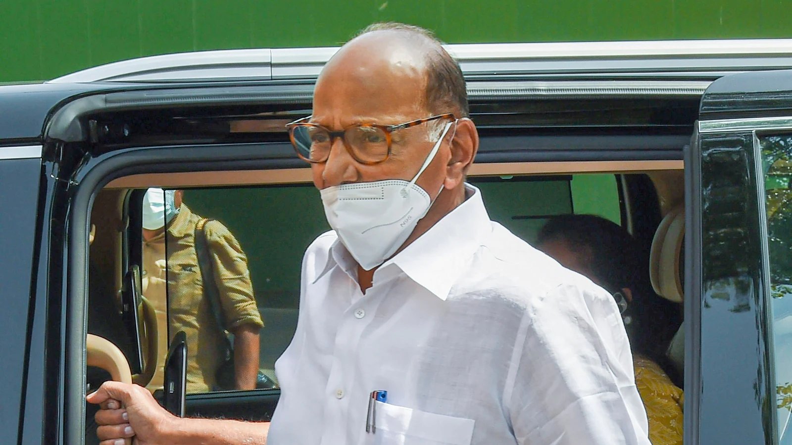Sharad Pawar says ‘can’t ignore Congress’ for non-BJP unity, admits to speaking with Mamata