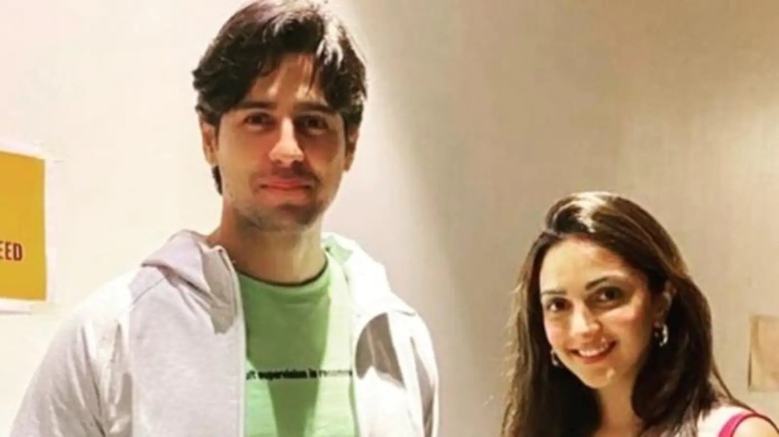 Sidharth Malhotra shares new pic amid break-up rumours with Kiara Advani, talks about ‘a day without sunshine’
