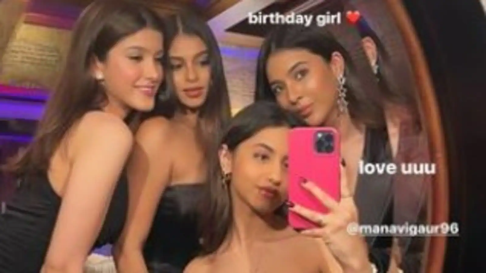 Suhana Khan and Shanaya Kapoor twin in black as they pose for a selfie. See pic