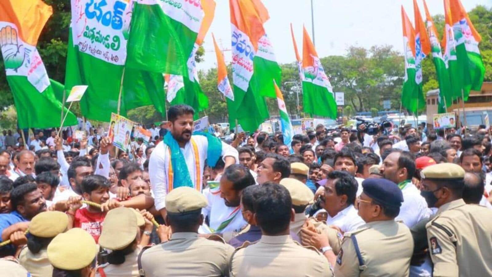 Telangana Cong protest against power tariff hike