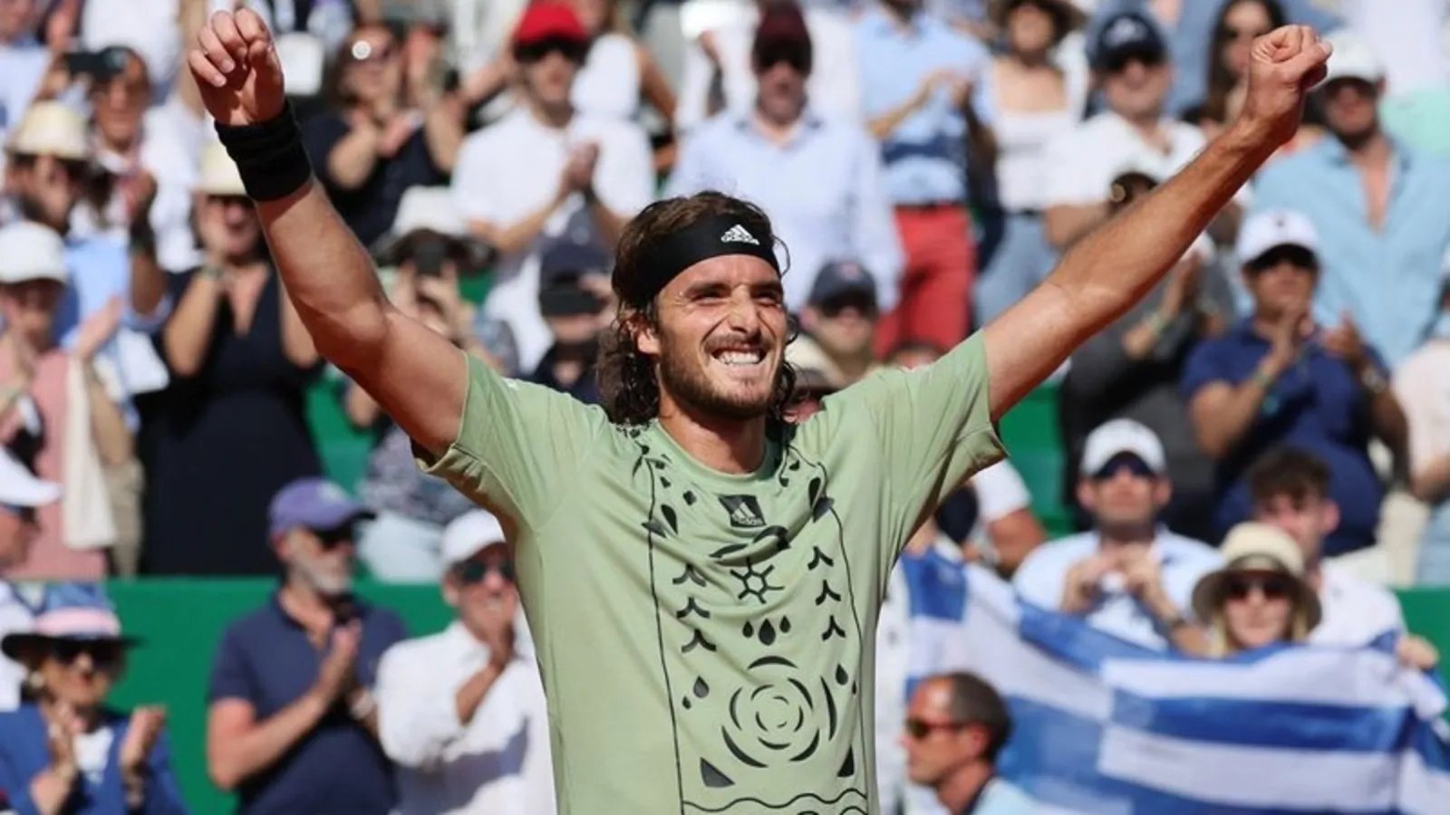 Tsitsipas advances after long rain delay in Barcelona