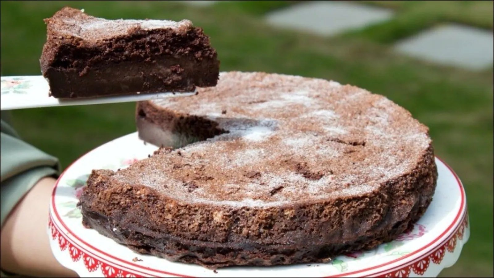 You can have your cake and eat it too and this Magic Cake recipe is proof!