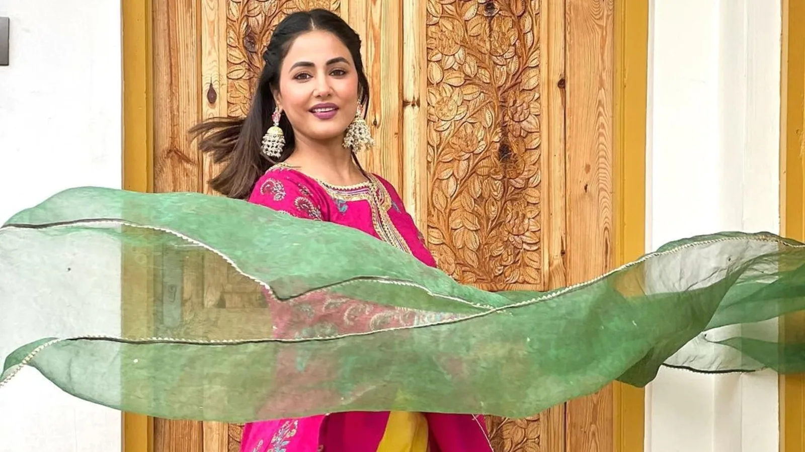 Hina Khan gives steamy twist to ethnic fashion, slays ‘Kashmir ki kali’ vibes in ₹14k rani pink kurta, yellow sharara
