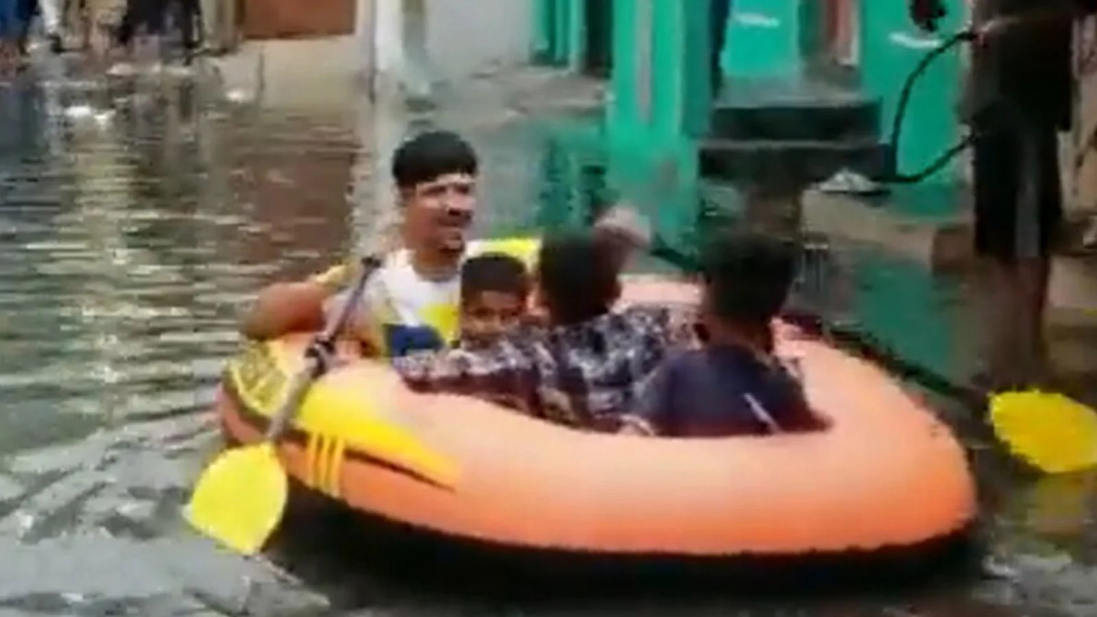 Hyderabad locals take out boats as rain brings relief & waterlogging. Watch video