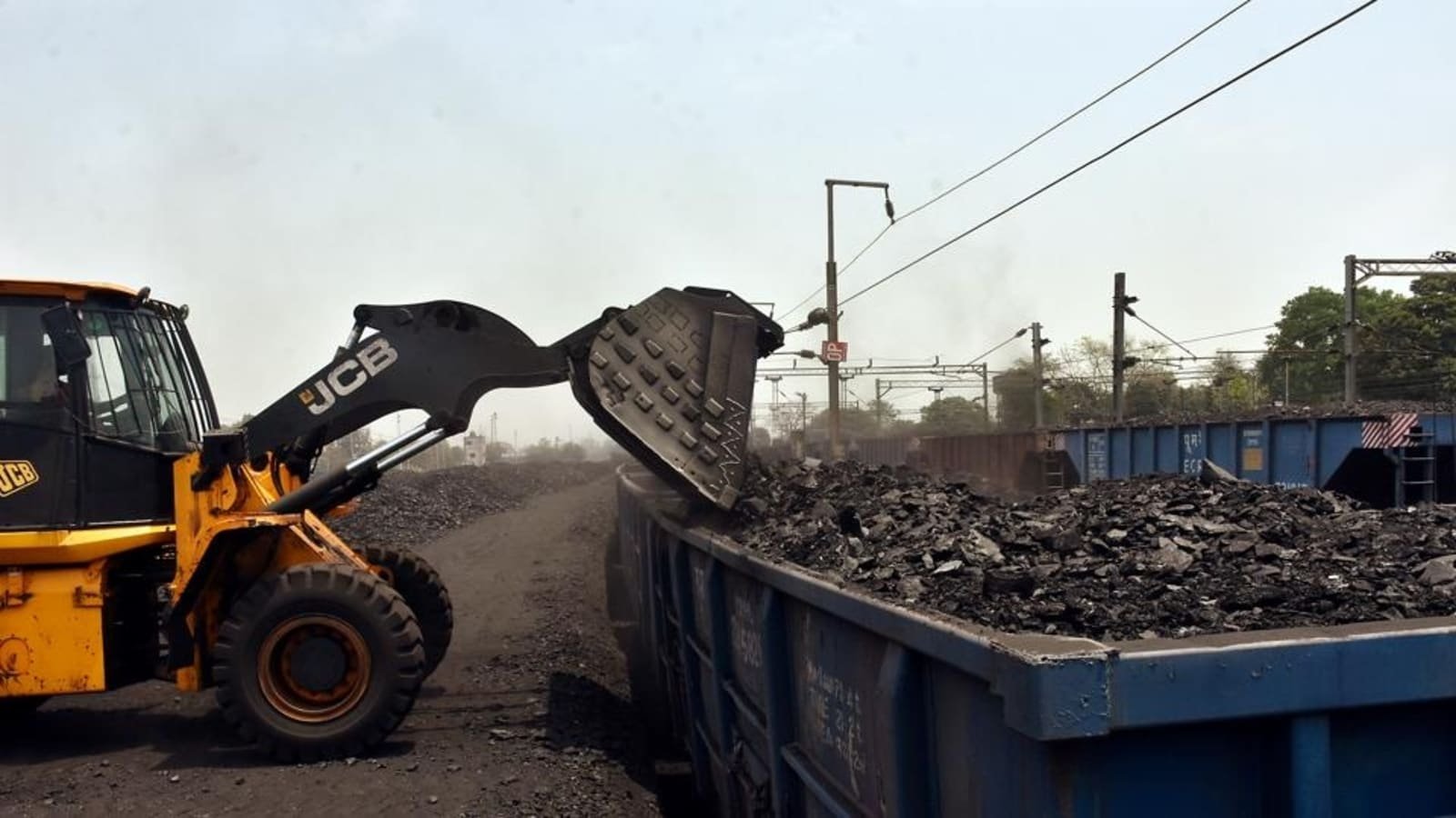 India aims to boost coal output by up to 100 million tonnes, reopen closed mines