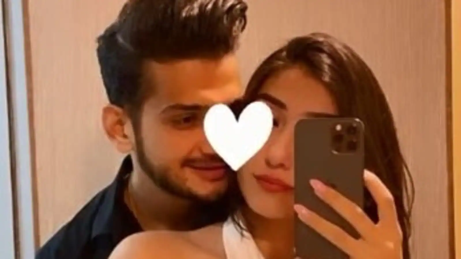 Lock Upp winner Munawar Faruqui shares romantic pic with unknown woman ‘Bubby’; Munjali fans ask about Anjali Arora