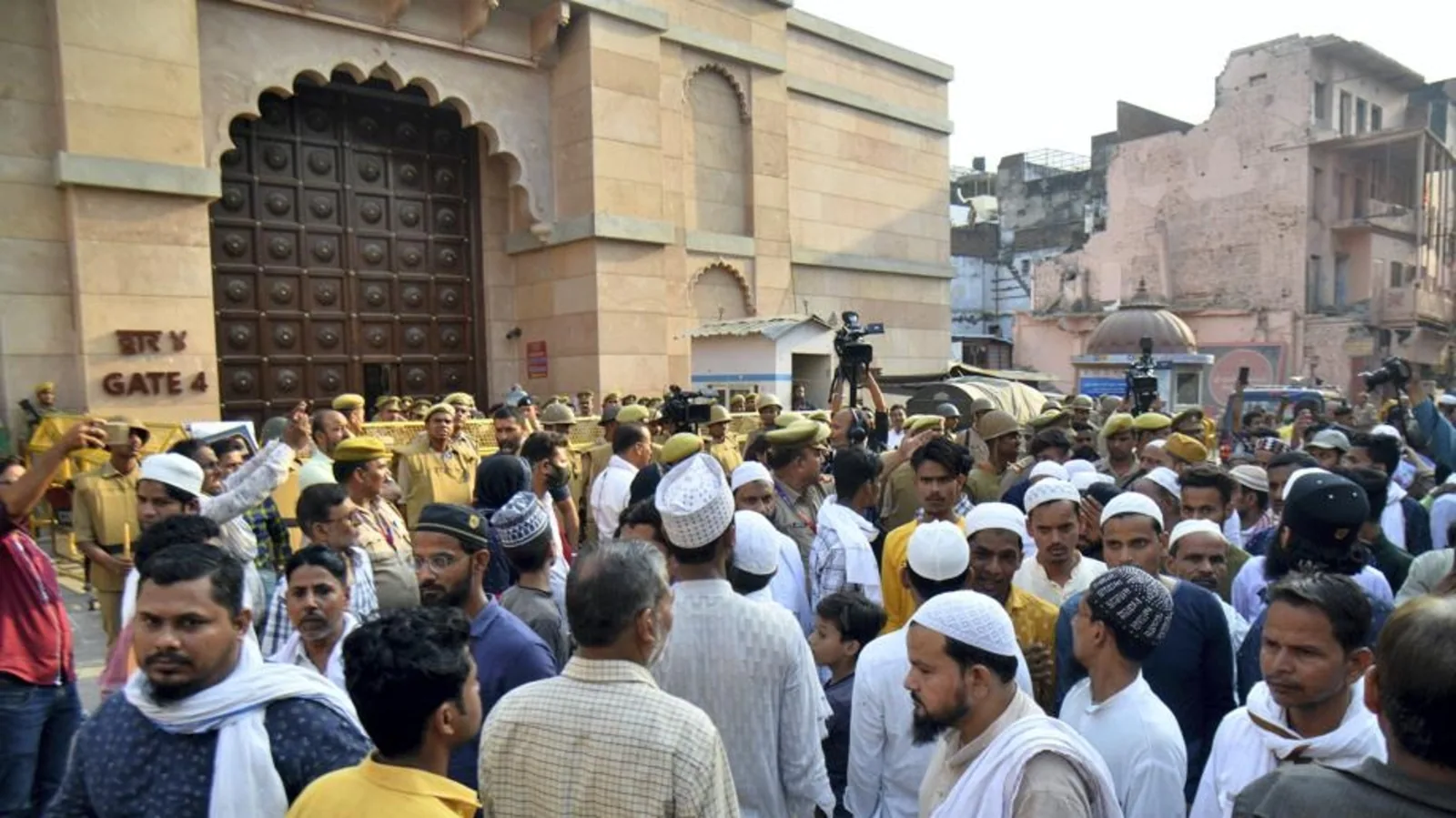 Supreme Court to hear plea on Gyanvapi mosque row in UP tomorrow; survey ends