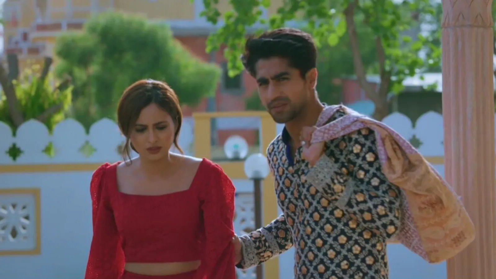 Yeh Rishta Kya Kehlata Hai written update episode 572: Abhimanyu is late for wedding, families start fighting