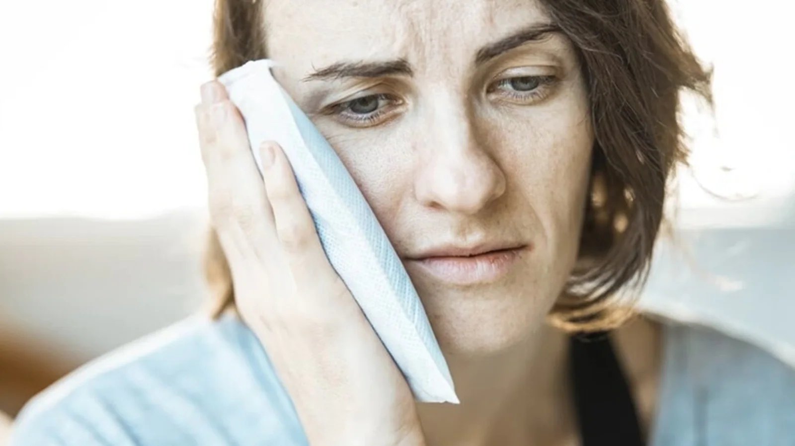 Pain caused by TMJ disorders may be aggravated by late menopause transition