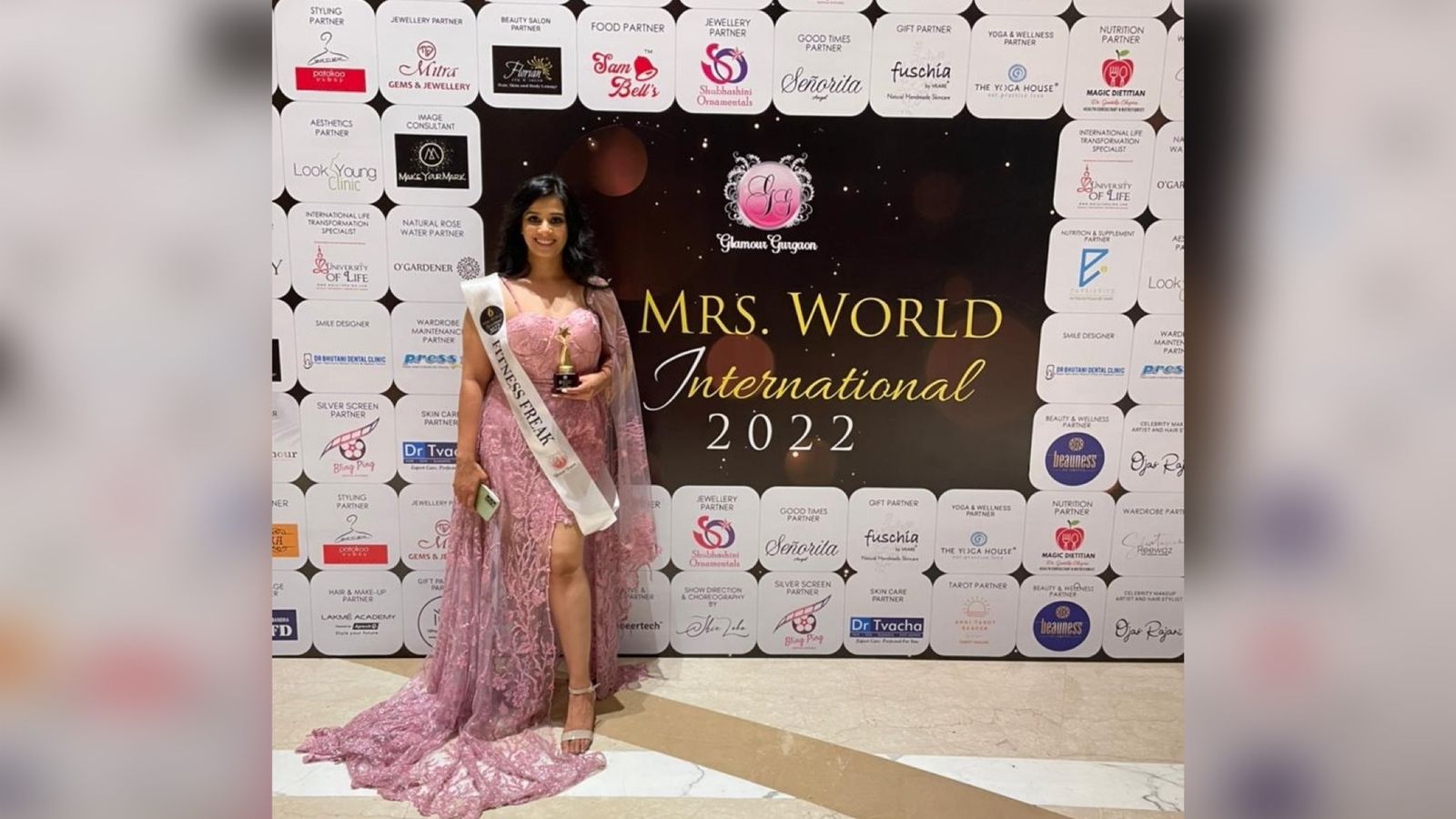 Khushbu Khetan, who lives in the small town of Biratnagar, Nepal, with her hard work and noble intentions won the title of Fitness Freak in the Mrs World International Show 2022