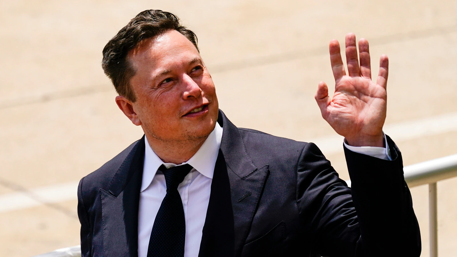 Elon Musk ‘Lols’ at the ‘irony’ as Twitter takes him to court for $44 bn deal