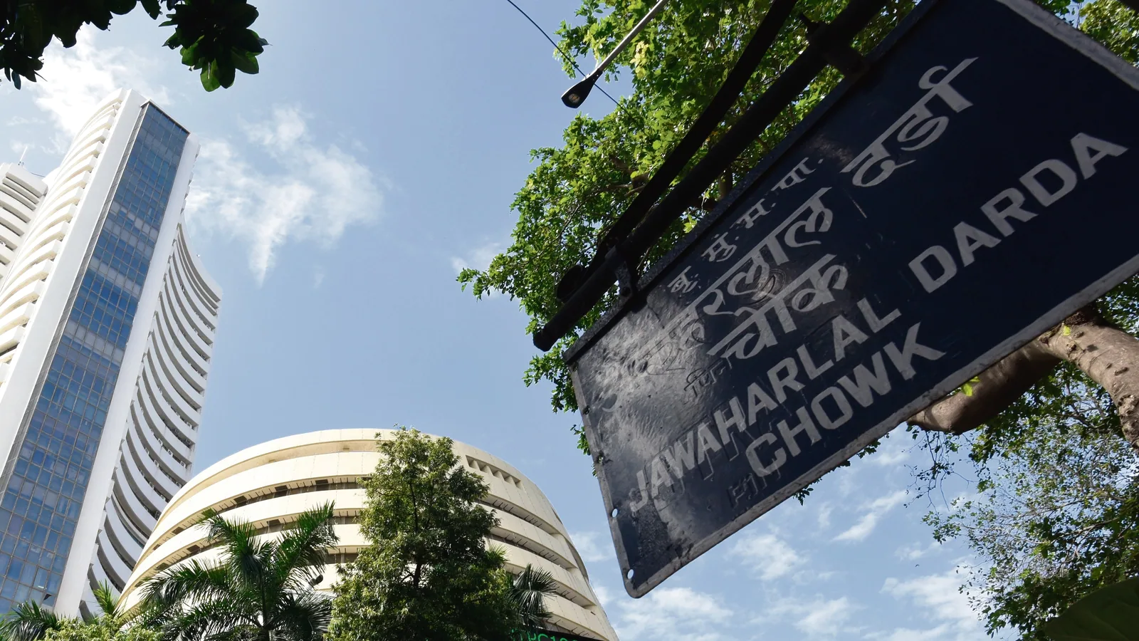 Sensex jumps 303 points to end week at 54,481; Nifty rises to settle at 16,220